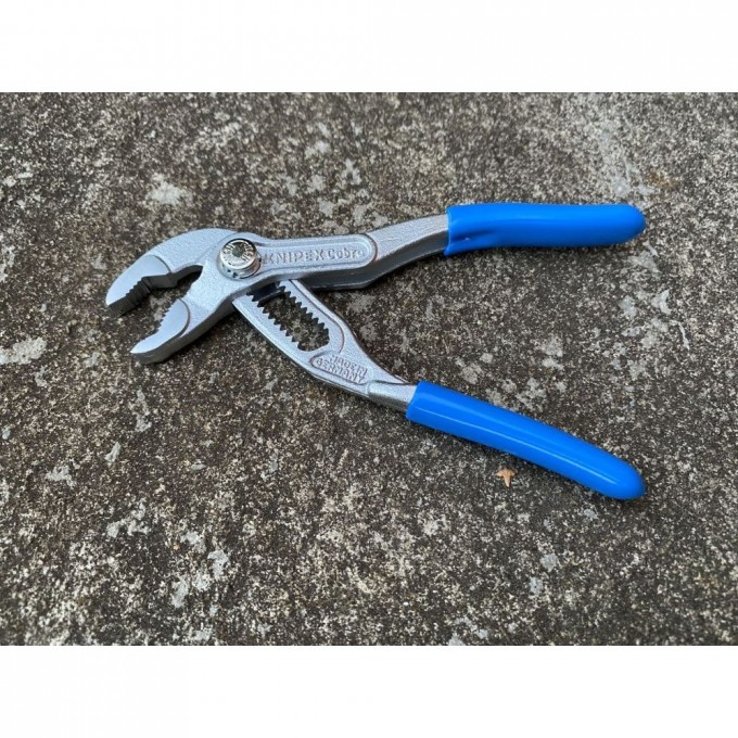 Клещи сантехнические переставные KNIPEX Cobra 125 мм KN-8703125BEBK